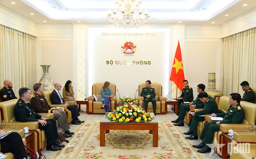 Minister Phan Van Giang hails Vietnam – Canada defence cooperation